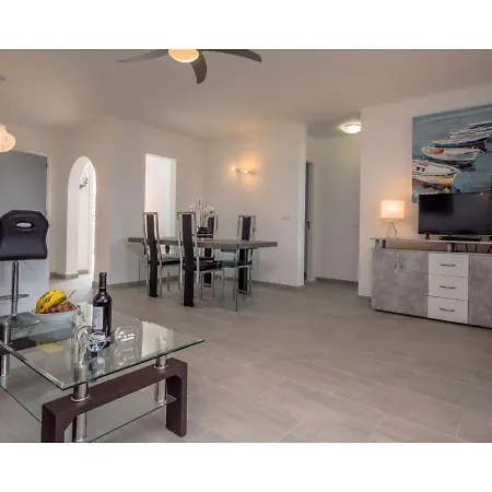 Holiday home Puerto Chico Y *
