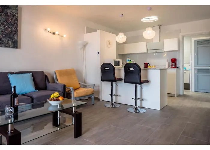 Puerto Chico Y Playa Blanca (Lanzarote)